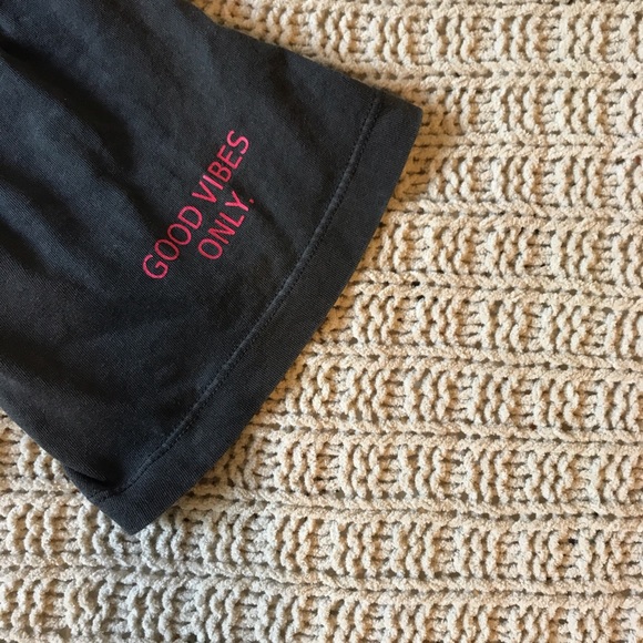 Graphic tee - Picture 3 of 3